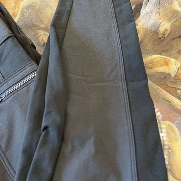 Athleta Army Green Pants - Size 6 - Picture 2 of 8